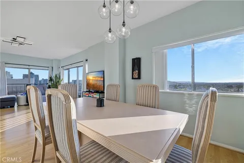 $879,999 | 1155 North Brand Boulevard, Unit 704, Glendale, CA 91202