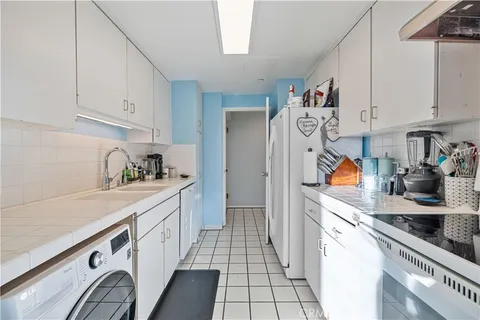 $879,999 | 1155 North Brand Boulevard, Unit 704, Glendale, CA 91202