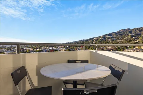 $879,999 | 1155 North Brand Boulevard, Unit 704, Glendale, CA 91202