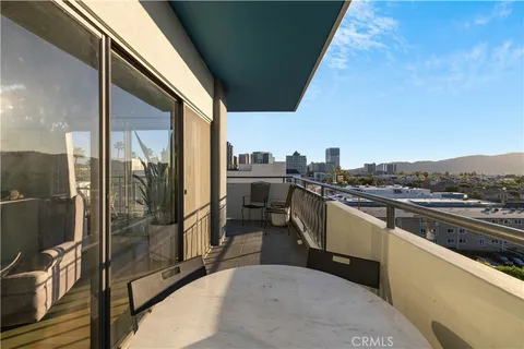 $879,999 | 1155 North Brand Boulevard, Unit 704, Glendale, CA 91202
