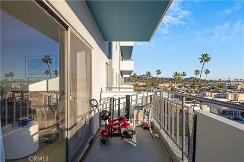 $879,999 | 1155 North Brand Boulevard, Unit 704, Glendale, CA 91202