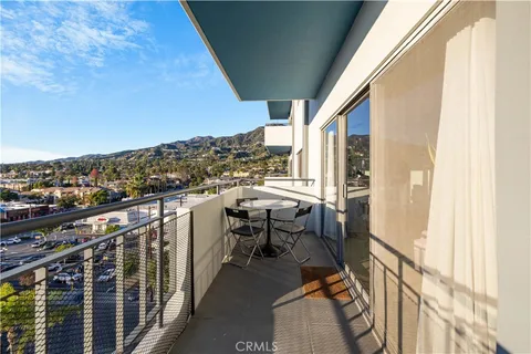 $879,999 | 1155 North Brand Boulevard, Unit 704, Glendale, CA 91202