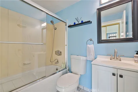 $819,999 | 1155 North Brand Boulevard, Unit 704, Glendale, CA 91202