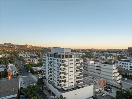 $819,999 | 1155 North Brand Boulevard, Unit 704, Glendale, CA 91202
