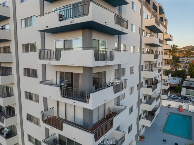 $879,999 | 1155 North Brand Boulevard, Unit 704, Glendale, CA 91202