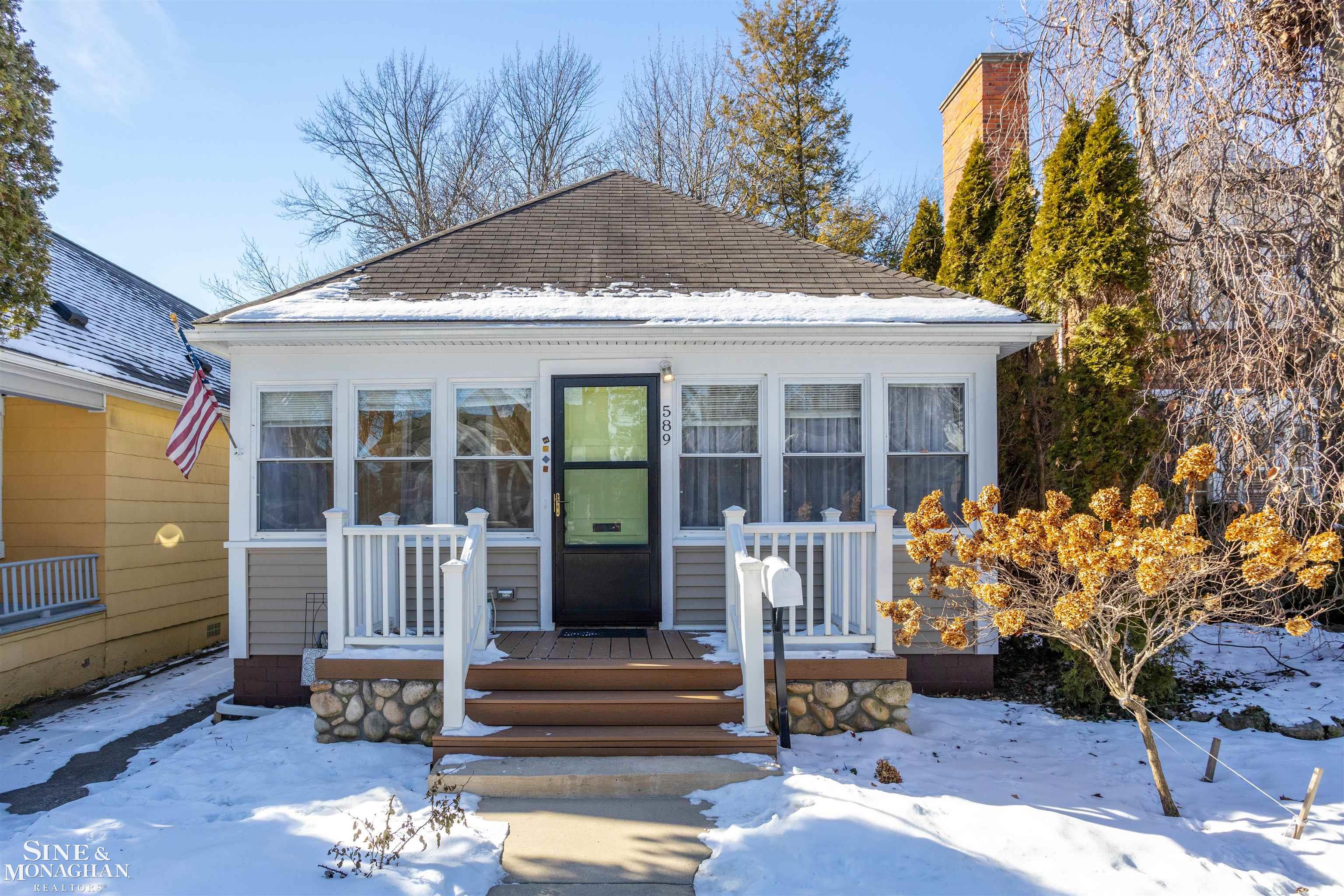 589 Neff Road Grosse Pointe, MI 48230 - Photo 31 of 34 50165449-d56dfae2-f3a8-4cee-9c49-cf09240a085d.JPG