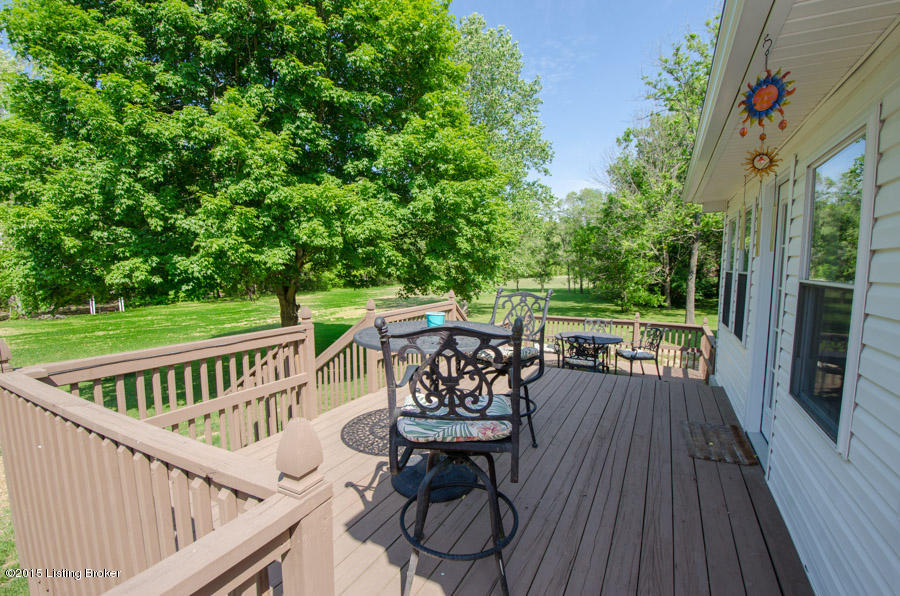 5304 Chenoweth Run Road Louisville, KY 40299 - Photo 48 of 66 Back Deck