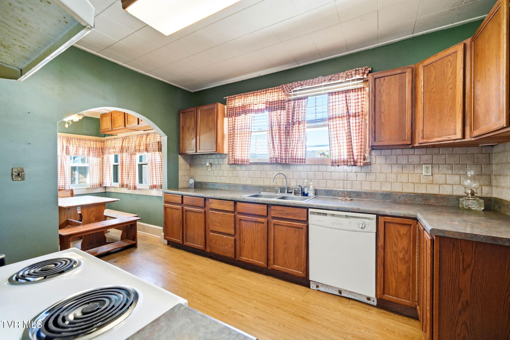 138 State Line Road Elizabethton, TN 37643 - Photo 11 of 26 Kitchen