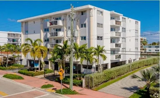 $2,650 | 8101 Crespi Boulevard, Unit 204, Miami Beach, FL 33141