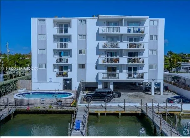 $2,650 | 8101 Crespi Boulevard, Unit 204, Miami Beach, FL 33141