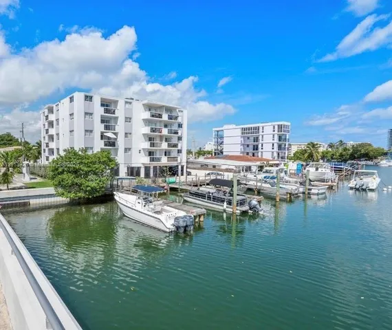 $2,650 | 8101 Crespi Boulevard, Unit 204, Miami Beach, FL 33141