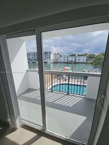 $2,650 | 8101 Crespi Boulevard, Unit 204, Miami Beach, FL 33141