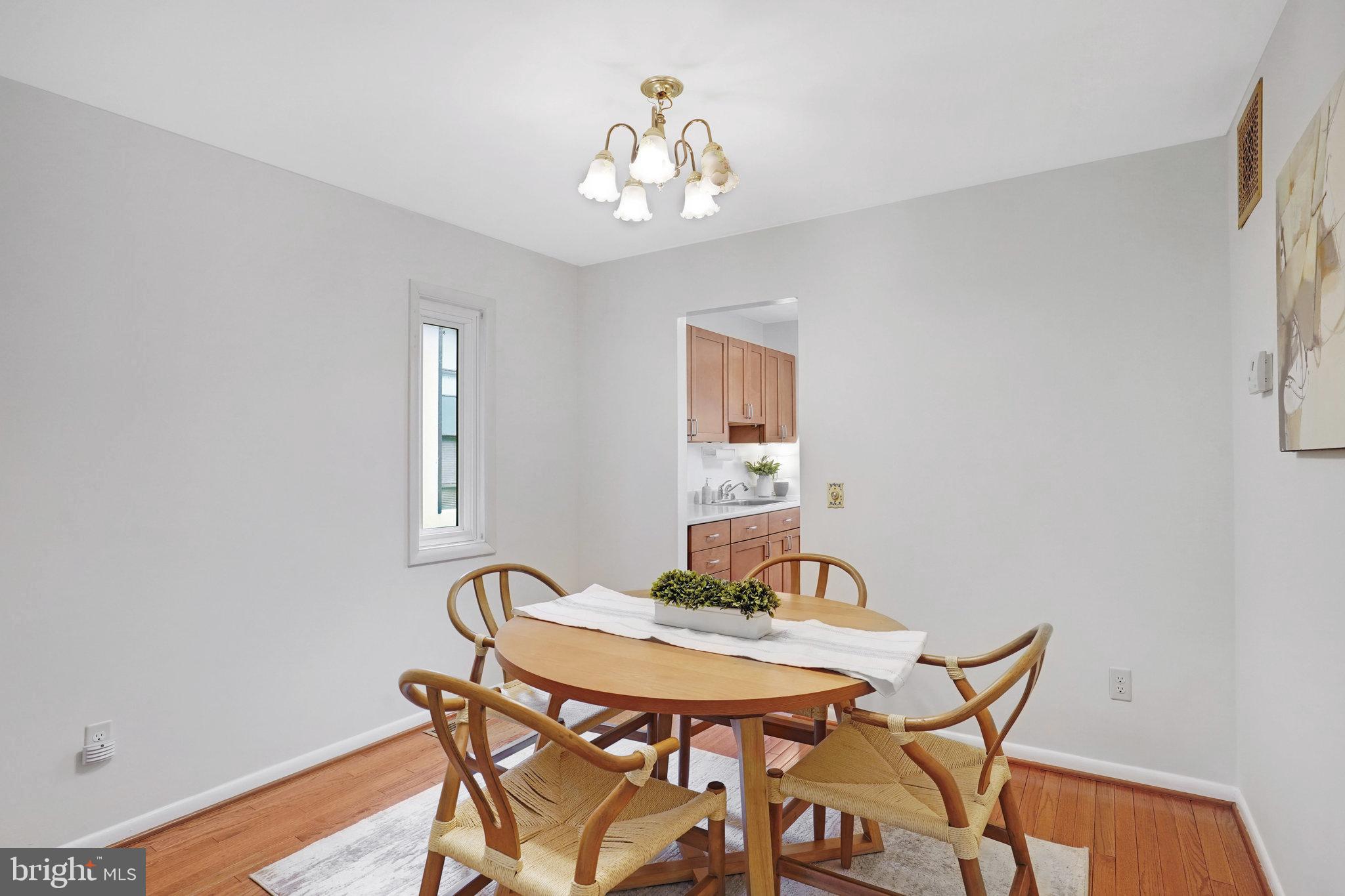 11877 Barrel Cooper Court Reston, VA 20191 - Photo 4 of 24 Dining Room