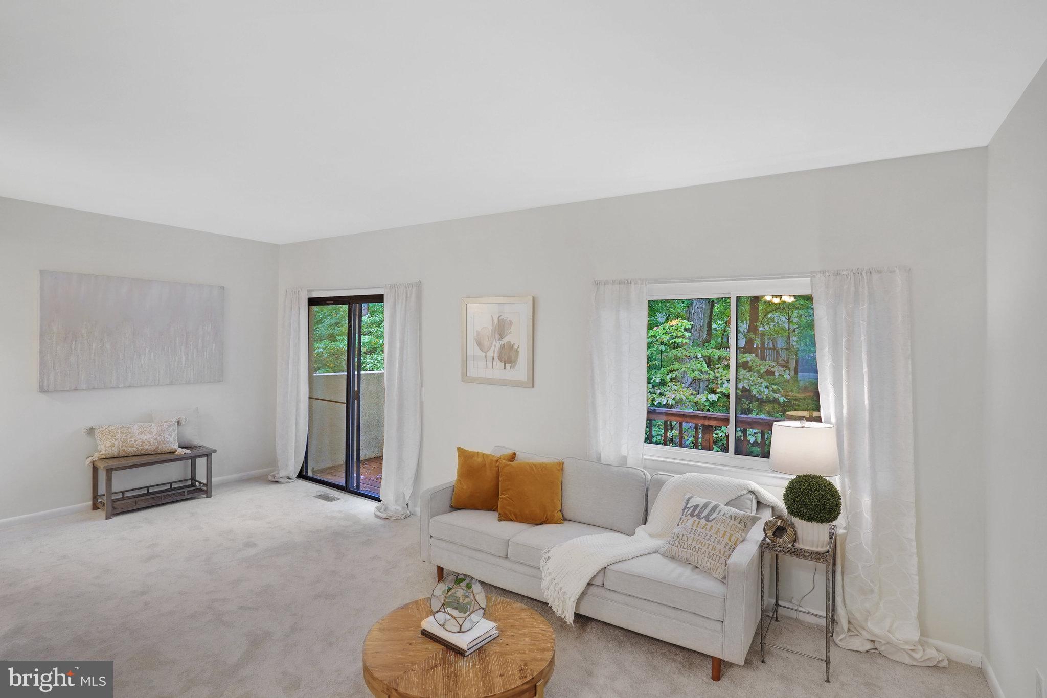 11877 Barrel Cooper Court Reston, VA 20191 - Photo 6 of 24 Living Room