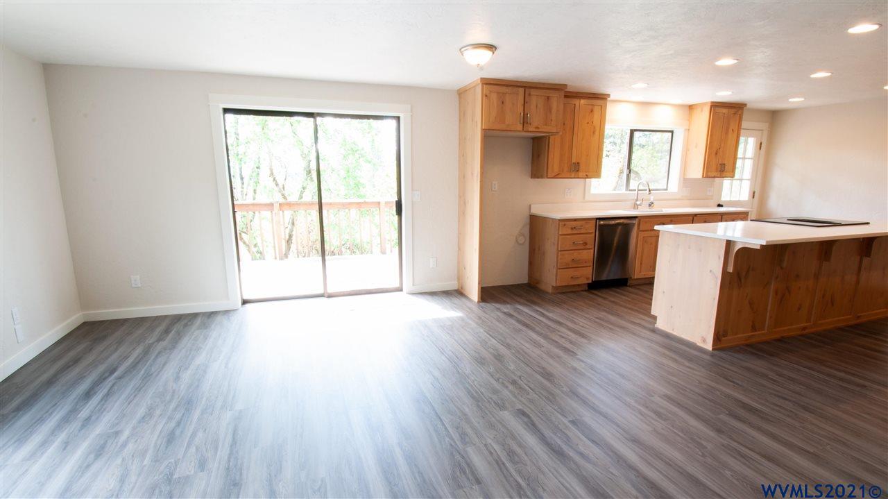30077 Ingram Road Lebanon, OR 97355 - Photo 13 of 40 Gallery Image 13