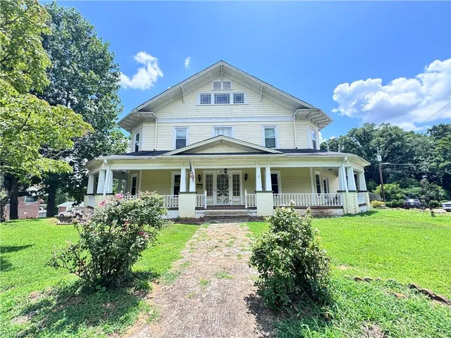 $388,500 | 639 Elk Spur Street, Elkin, NC 28621