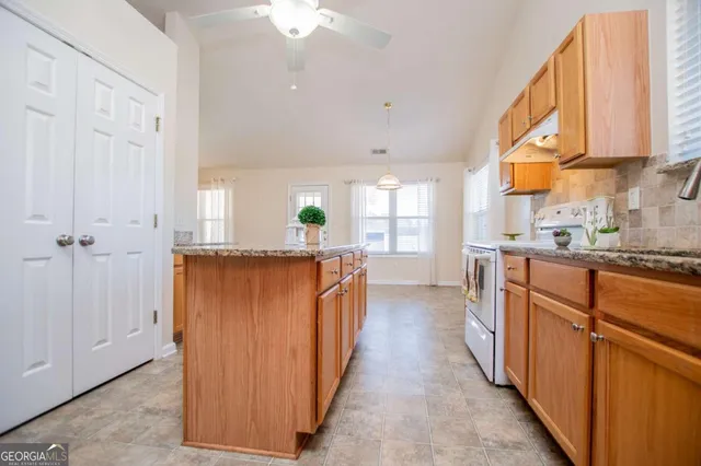 $319,900 | 226 Hampton Oaks Circle, Villa Rica, GA 30180