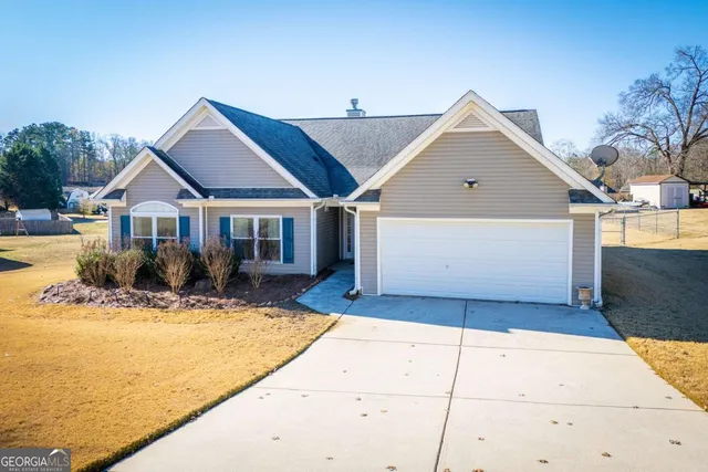 $319,900 | 226 Hampton Oaks Circle, Villa Rica, GA 30180