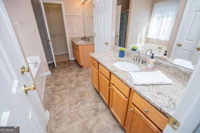 $319,900 | 226 Hampton Oaks Circle, Villa Rica, GA 30180