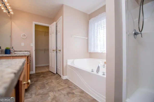 $319,900 | 226 Hampton Oaks Circle, Villa Rica, GA 30180