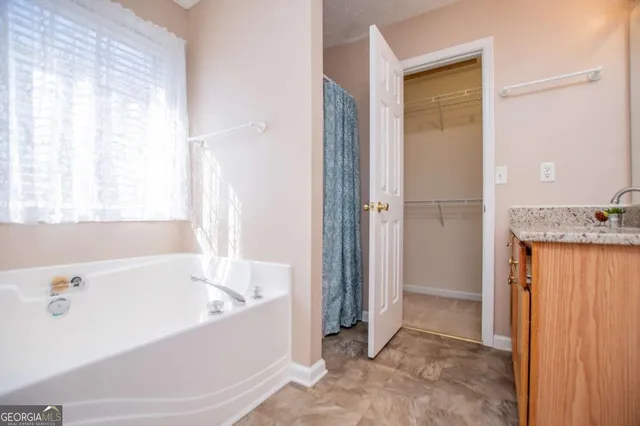 $319,900 | 226 Hampton Oaks Circle, Villa Rica, GA 30180