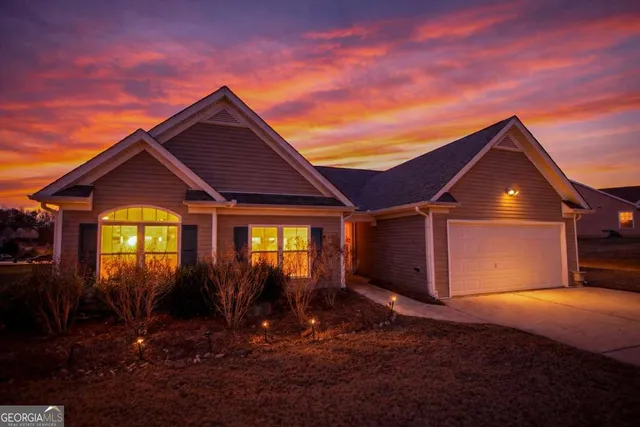 $319,900 | 226 Hampton Oaks Circle, Villa Rica, GA 30180