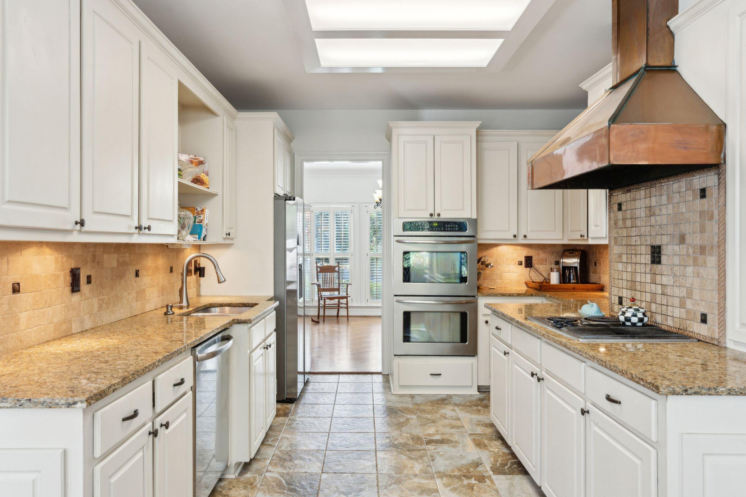 2457 Vaucluse Road Charleston, SC 29414 - Photo 7 of 76 2457VaucluseRd-KeenEyeMarketing-022