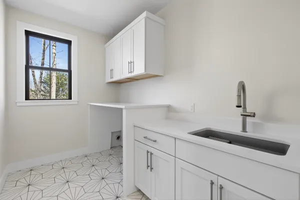 $1,399,900 | 8 Carmel Road, Pelham, NH 03076