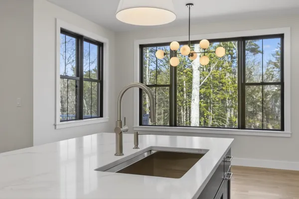 $1,399,900 | 8 Carmel Road, Pelham, NH 03076