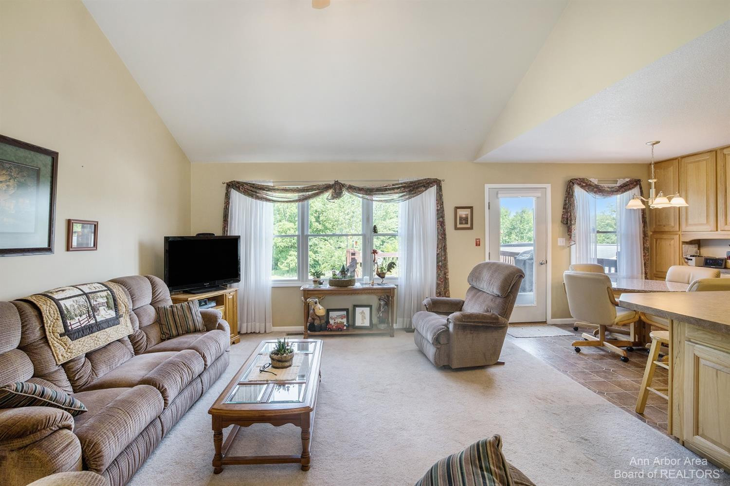 12444 Lawrence Road Brooklyn, MI 49230 - Photo 4 of 53 Photo 4