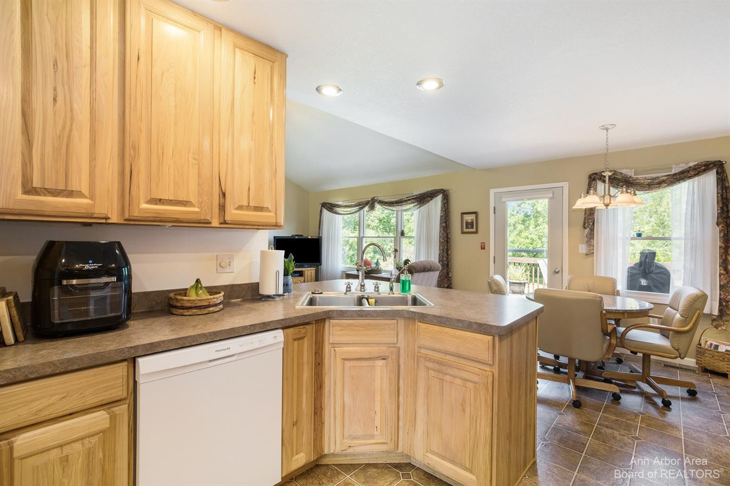 12444 Lawrence Road Brooklyn, MI 49230 - Photo 8 of 53 Photo 8