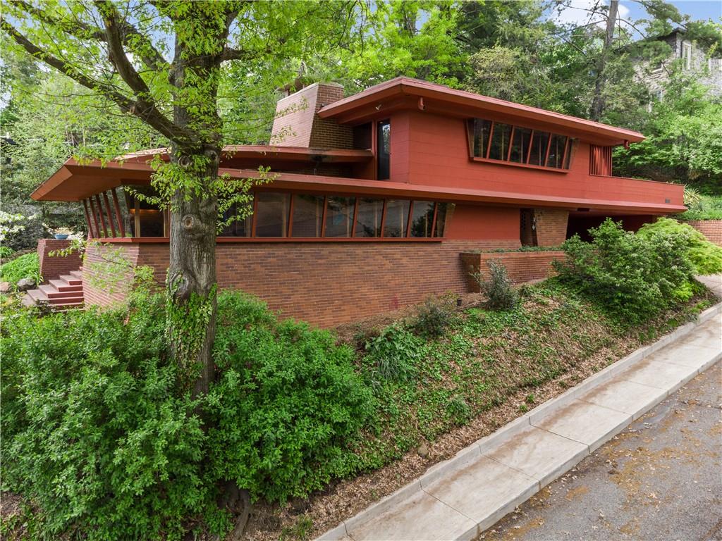 5139 Penton Road Pittsburgh, PA 15213 - Photo 1 of 32 a front view of a house with garden