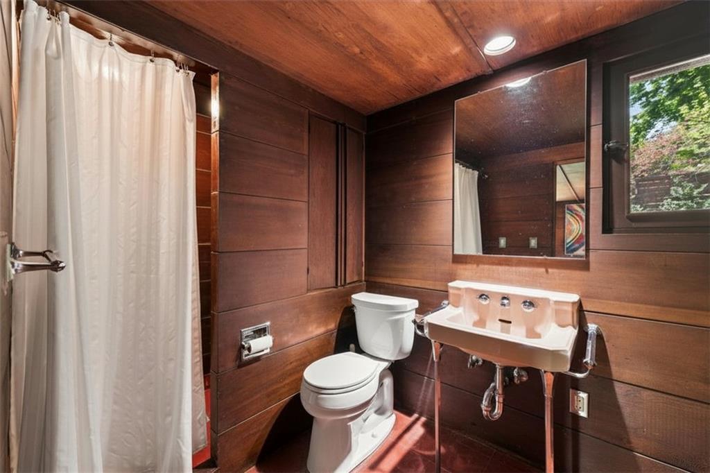 5139 Penton Road Pittsburgh, PA 15213 - Photo 27 of 32 a bathroom with a sink toilet and shower