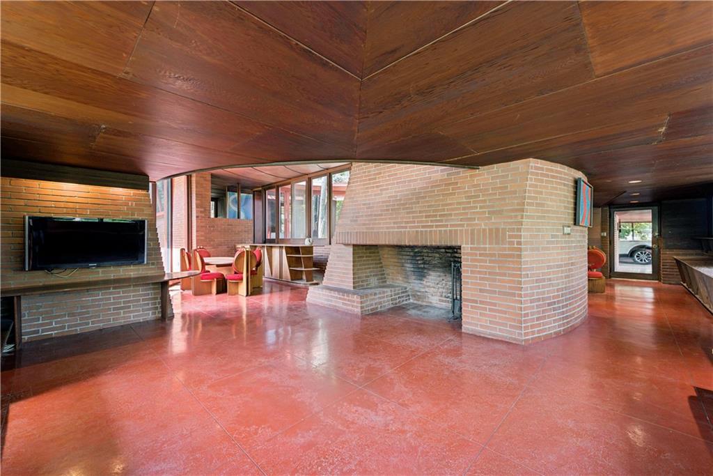5139 Penton Road Pittsburgh, PA 15213 - Photo 7 of 32 a view of a livingroom with furniture and a fireplace