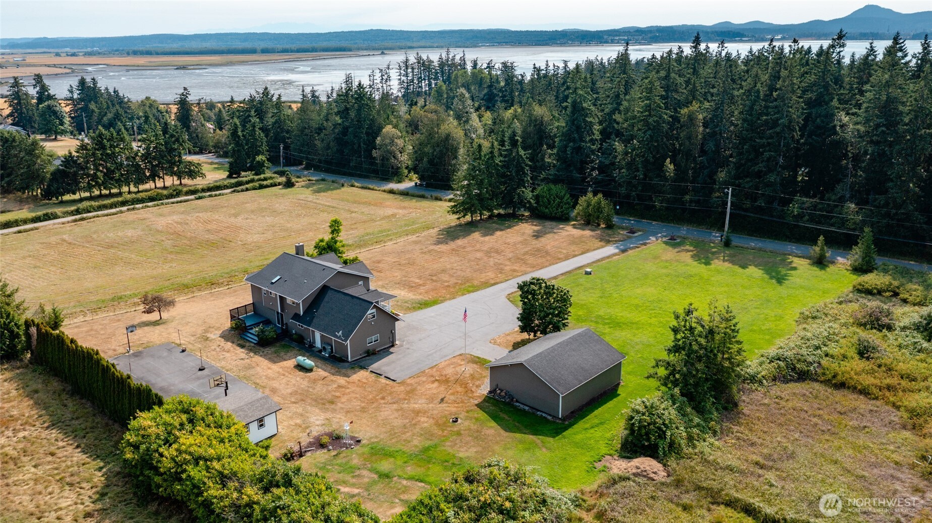 11169 Walker Road Mount Vernon, WA 98273 - Photo 34 of 40 Gallery Image 34
