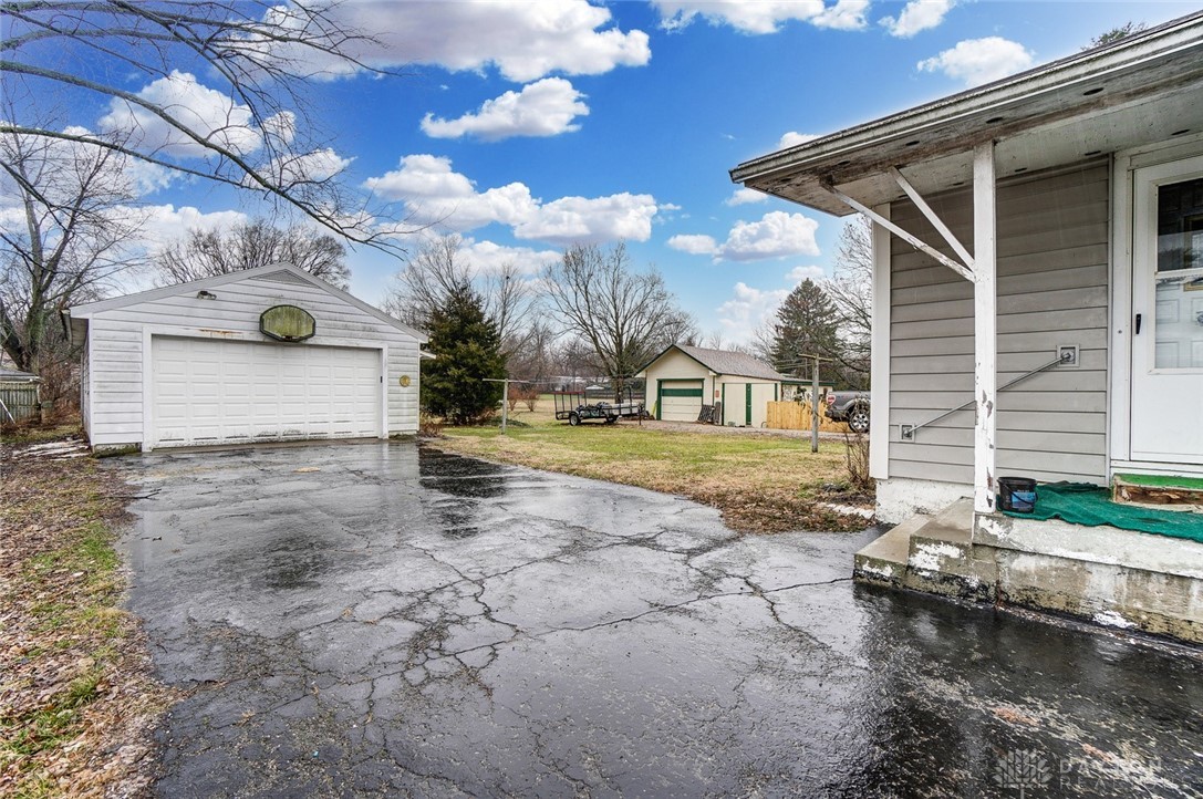 2735 Dwight Road Springfield, OH 45503 - Photo 36 of 40 Gallery Image 36