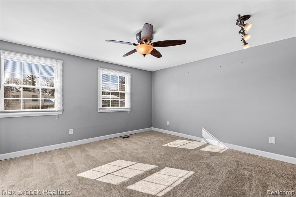 2528 Rambling Way Bloomfield Hills, MI 48302 - Photo 25 of 31