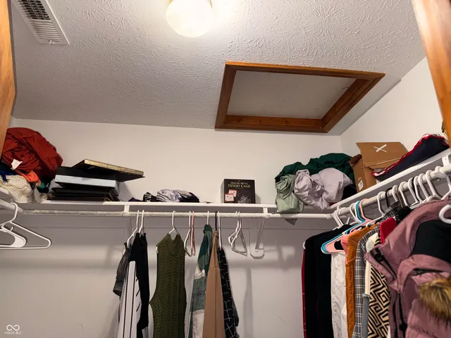 $196,900 | 1223 Glenhall Circle, Indianapolis, IN 46241