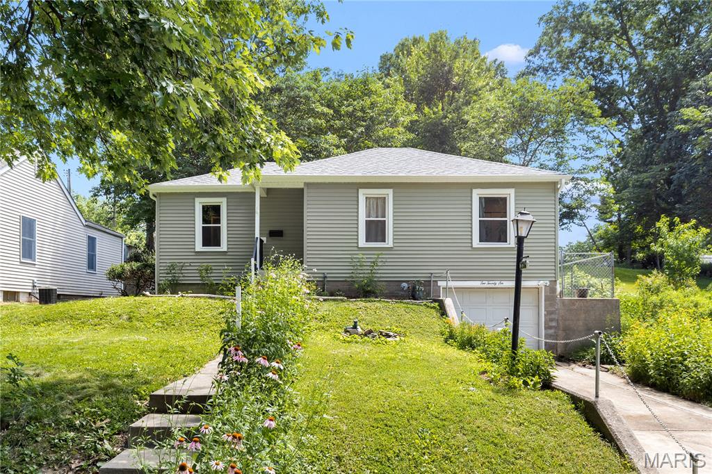 226 Adams Street Edwardsville, IL 62025 - Photo 1 of 26