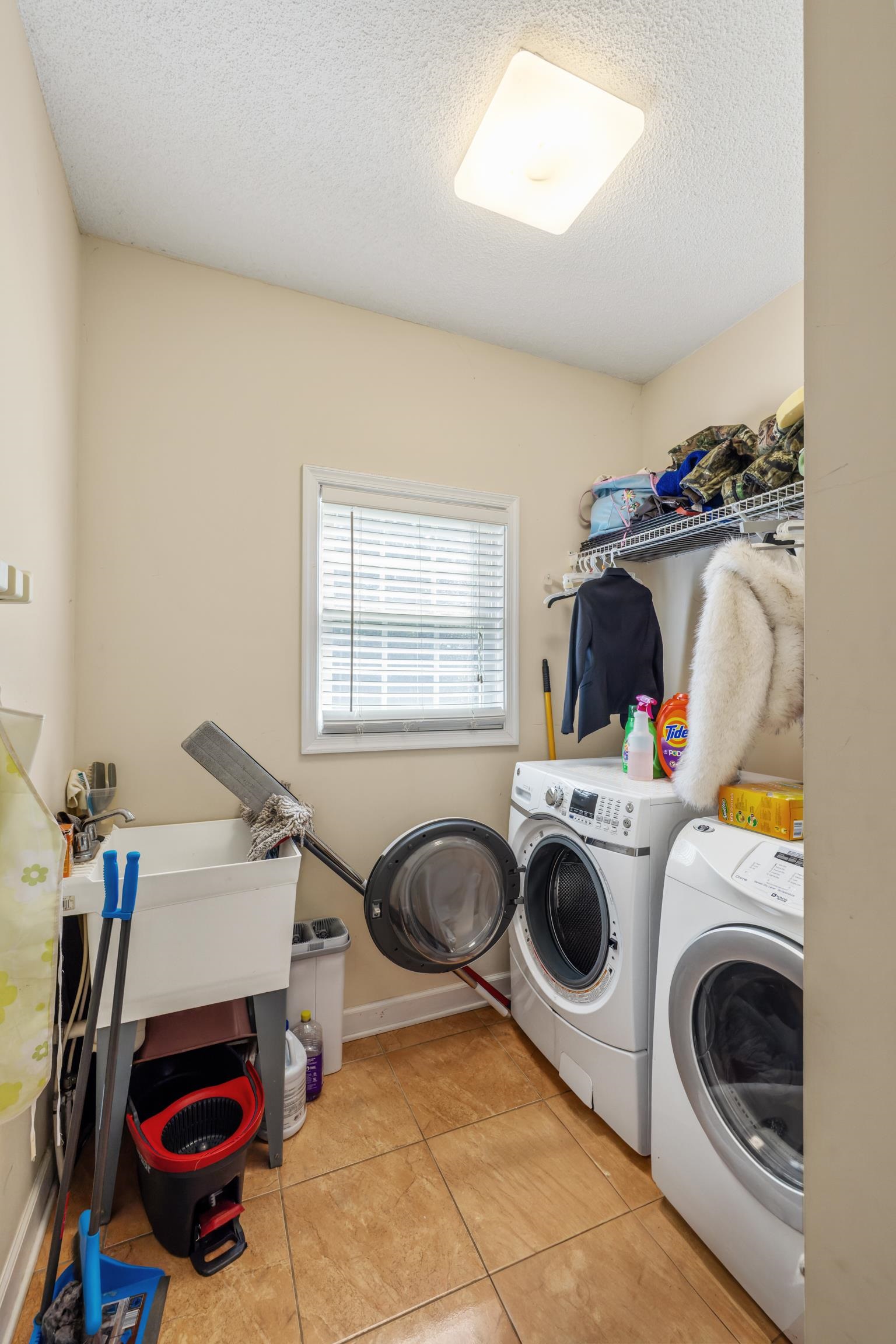 635 Long Meadow Road Fishersville, VA 22939 - Photo 41 of 63 a utility room with dryer and washer