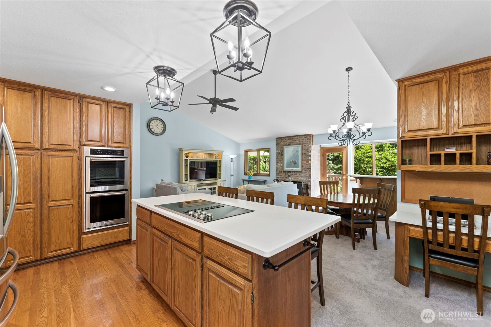 22200 Sweeney Road Southeast Maple Valley, WA 98038 - Photo 6 of 39