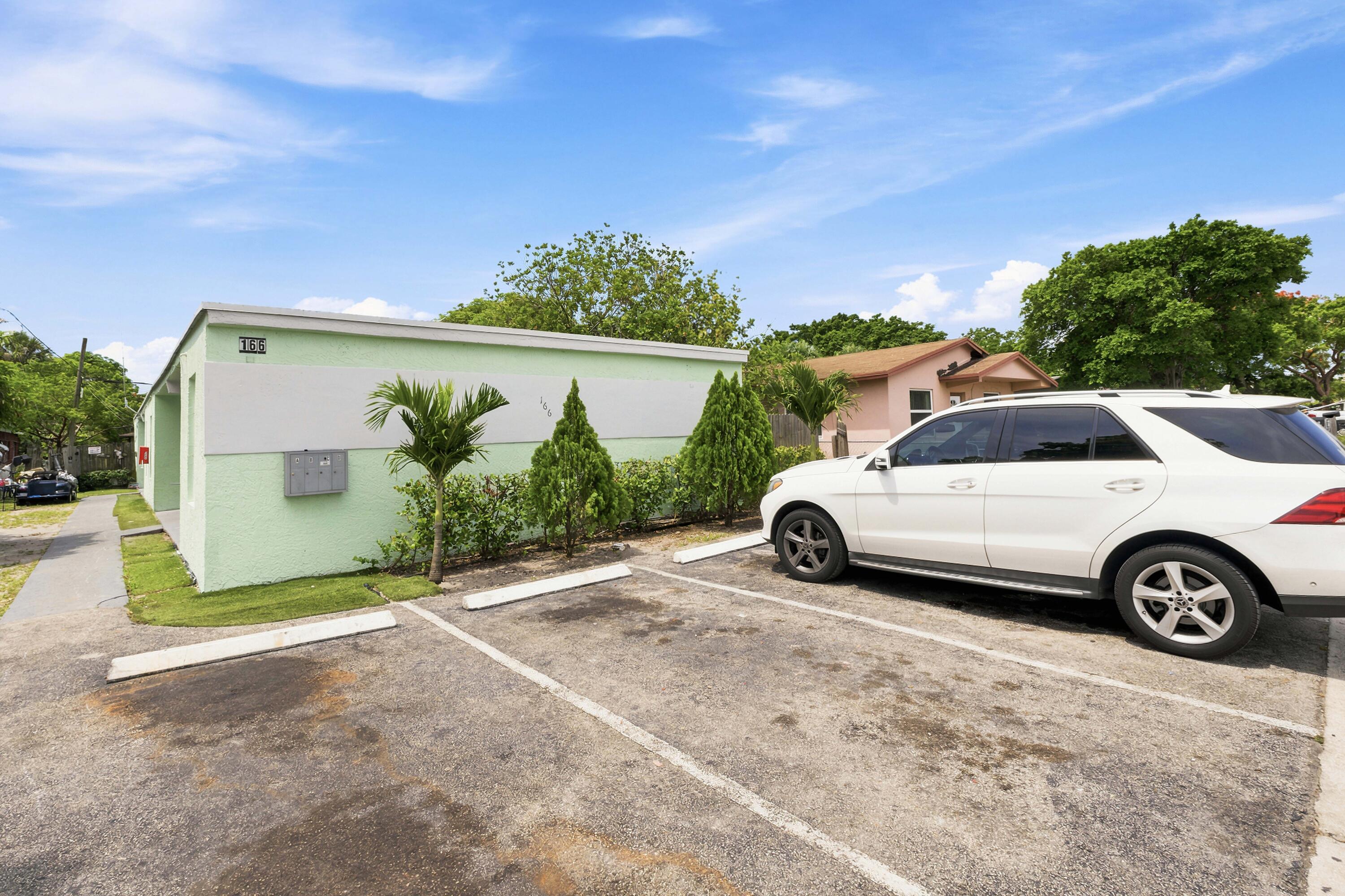 166 Southwest 3rd Street, Unit AD Deerfield Beach, FL 33441 - Photo 2 of 33 166 SW 3rd St_032