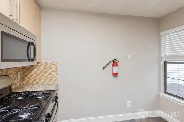 $2,900 | 208 Sunshine Court, Parlin, NJ 08859