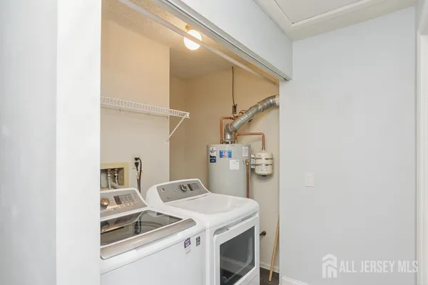 $2,900 | 208 Sunshine Court, Parlin, NJ 08859