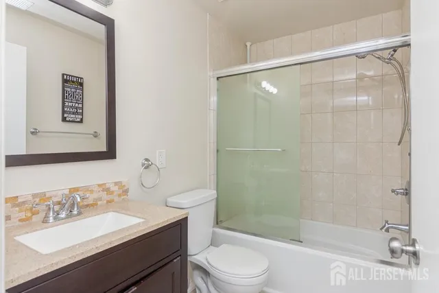 $2,900 | 208 Sunshine Court, Parlin, NJ 08859