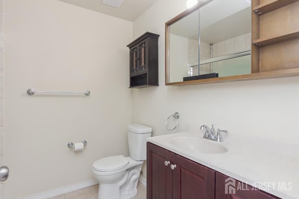 208 Sunshine Court Parlin, NJ 08859 - Photo 19 of 25