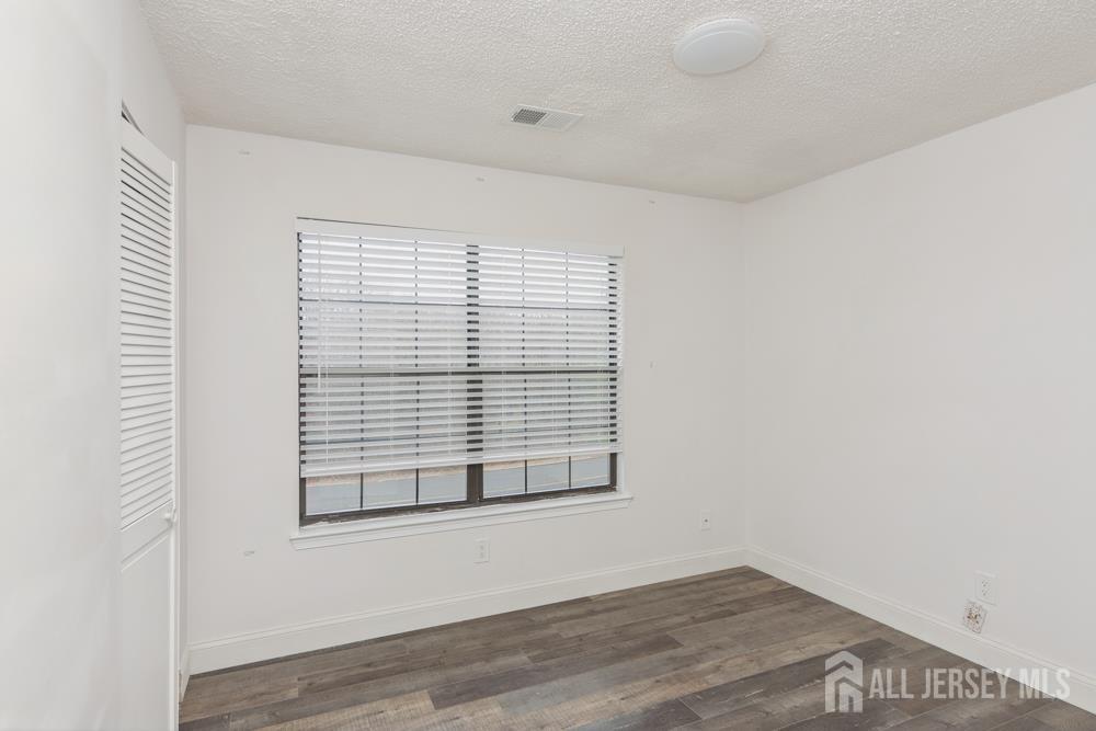 208 Sunshine Court Parlin, NJ 08859 - Photo 21 of 25