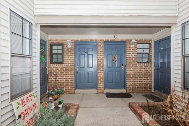 $2,900 | 208 Sunshine Court, Parlin, NJ 08859