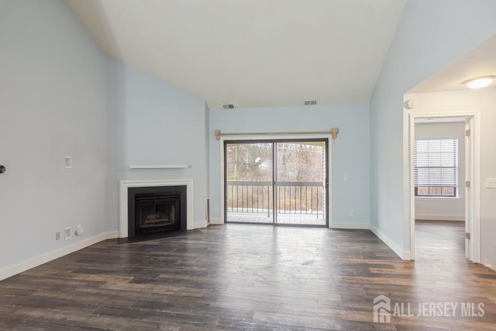 208 Sunshine Court Parlin, NJ 08859 - Photo 6 of 25