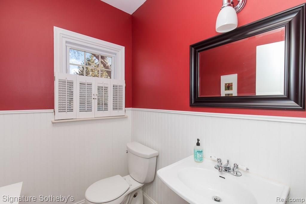 1865 Fair Oak Court Rochester Hills, MI 48309 - Photo 13 of 31